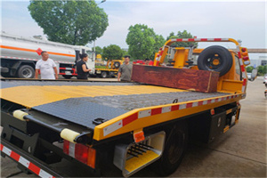 玉泉路附近拖车电话号码服务